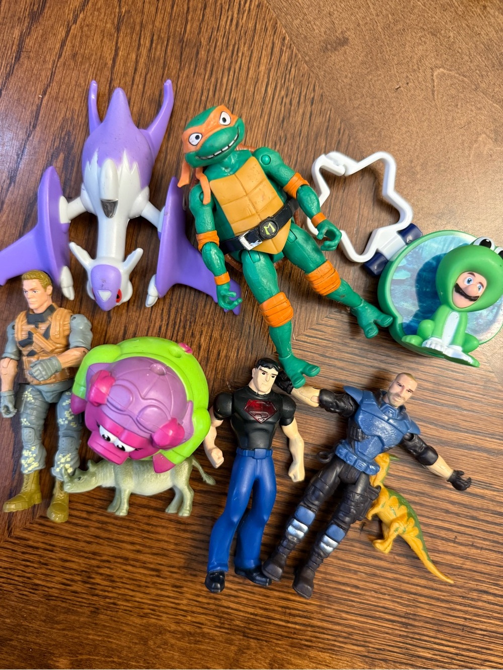 9 little toys